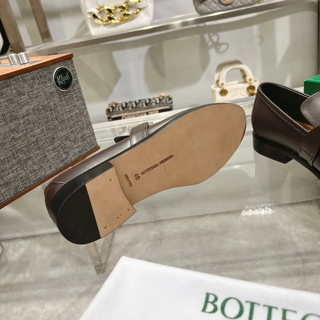 [BV] Top P: 840💰 Size: Female 35-39 (Female 40 custom-made) Male 39-44 (38.45 non-refundable) Bottega Veneta 2025 counter model! Small round toe loafers! Imported leather outsole! Imported grained cowhide! Solid color Niuli! !